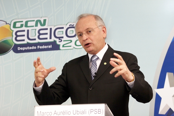 Deputado Ubiali em sabatina no GCN: ele ainda pode conseguir uma cadeira na Câmara Federal para a Legislatura 2011-2014
